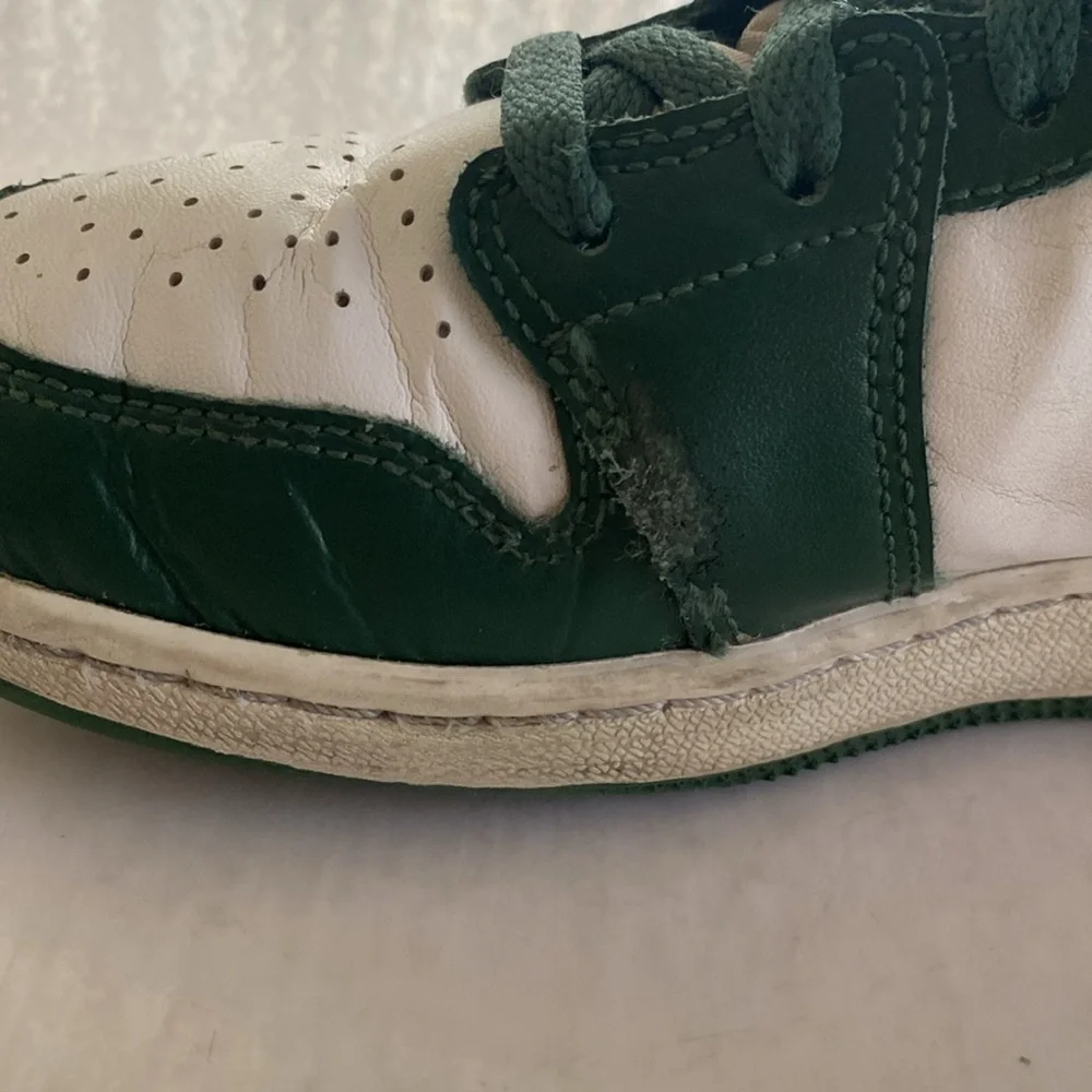Nike Air Jordan 1 Mid 554725-371 Sneakers - Green and White Size 4.5 Y
